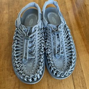 Keen Women’s Uneek Sz 9 Sneaker Sandal UEC No Box
